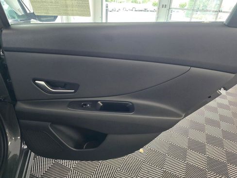 New 2026 Hyundai Elantra Limited FWD image 36