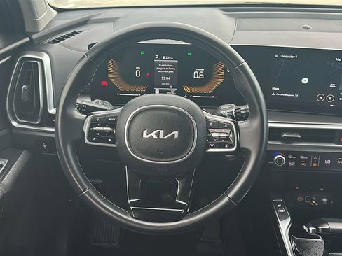 Used 2024 Kia Sorento S image 22