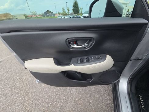 Used 2025 Honda HR-V LX image 23