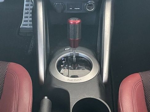 Used 2013 Hyundai Veloster w/ Style Pkg image 17