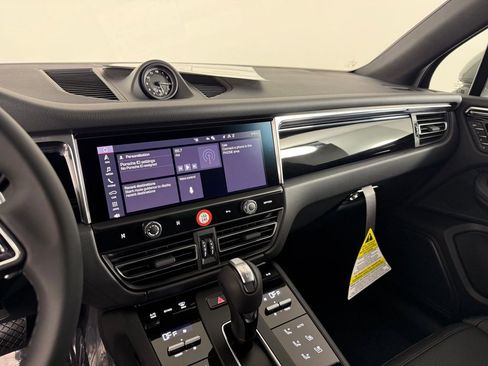 New 2026 Porsche Macan AWD/4WD image 26