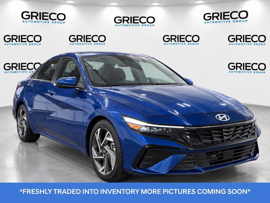 Used 2025 Hyundai Elantra SEL FWD image 1