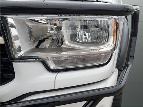 Used 2024 RAM 2500 Big Horn w/ Sport Appearance Package AWD/4WD image 15