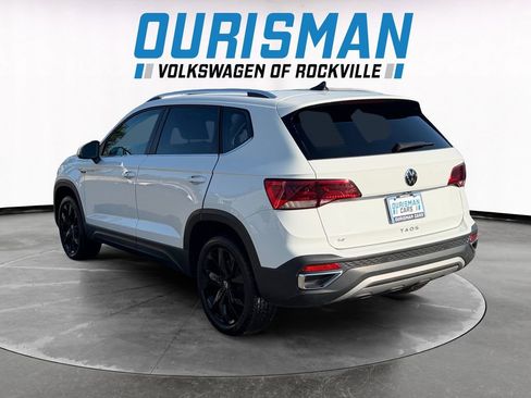 Used 2024 Volkswagen Taos SE image 4