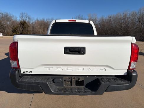 Used 2016 Toyota Tacoma SR5 image 4