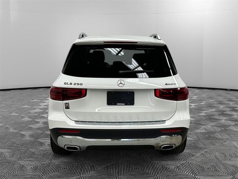 Used 2025 Mercedes-Benz GLB 250 GLB 250 image 4
