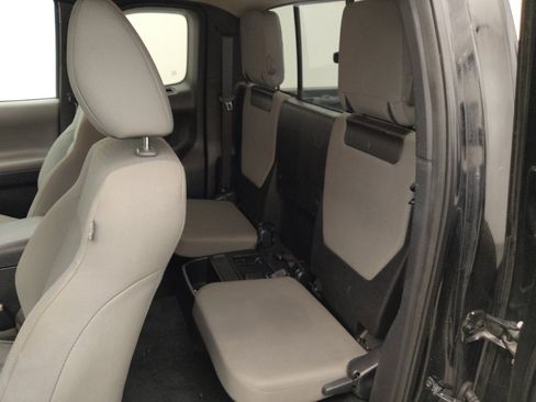 Used 2017 Toyota Tacoma SR5 w/ Tow Package RWD image 18