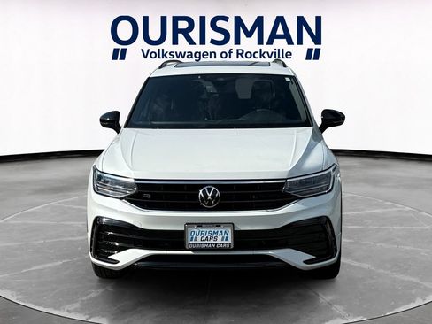 Used 2023 Volkswagen Tiguan SE R-Line FWD image 8