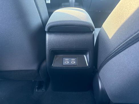 Used 2023 Toyota Corolla LE image 12