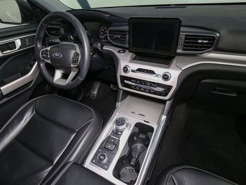 Used 2023 Ford Explorer XLT w/ Equipment Group 202A image 18