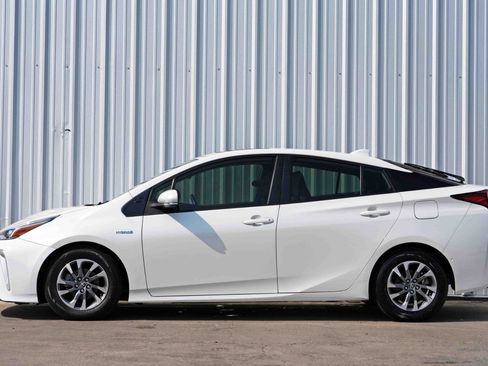 Used 2022 Toyota Prius XLE w/ Premium Convenience Package image 8