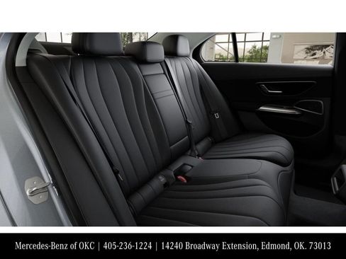 Used 2025 Mercedes-Benz E 350 Sedan image 5