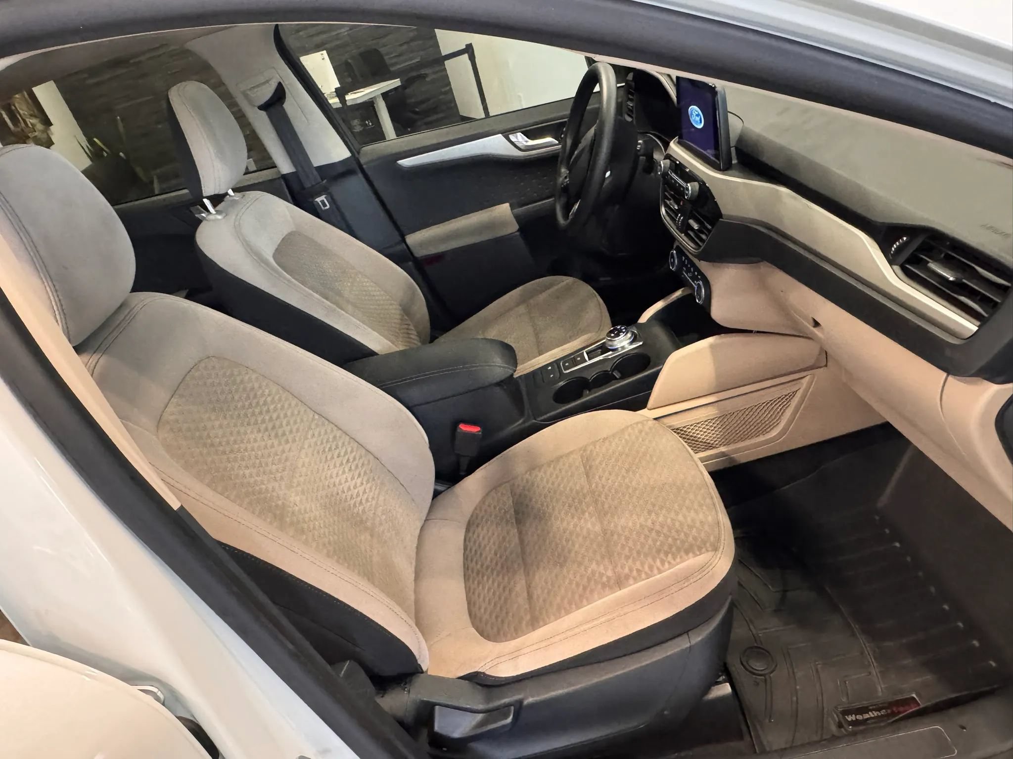 Used 2020 Ford Escape SE FWD image 22
