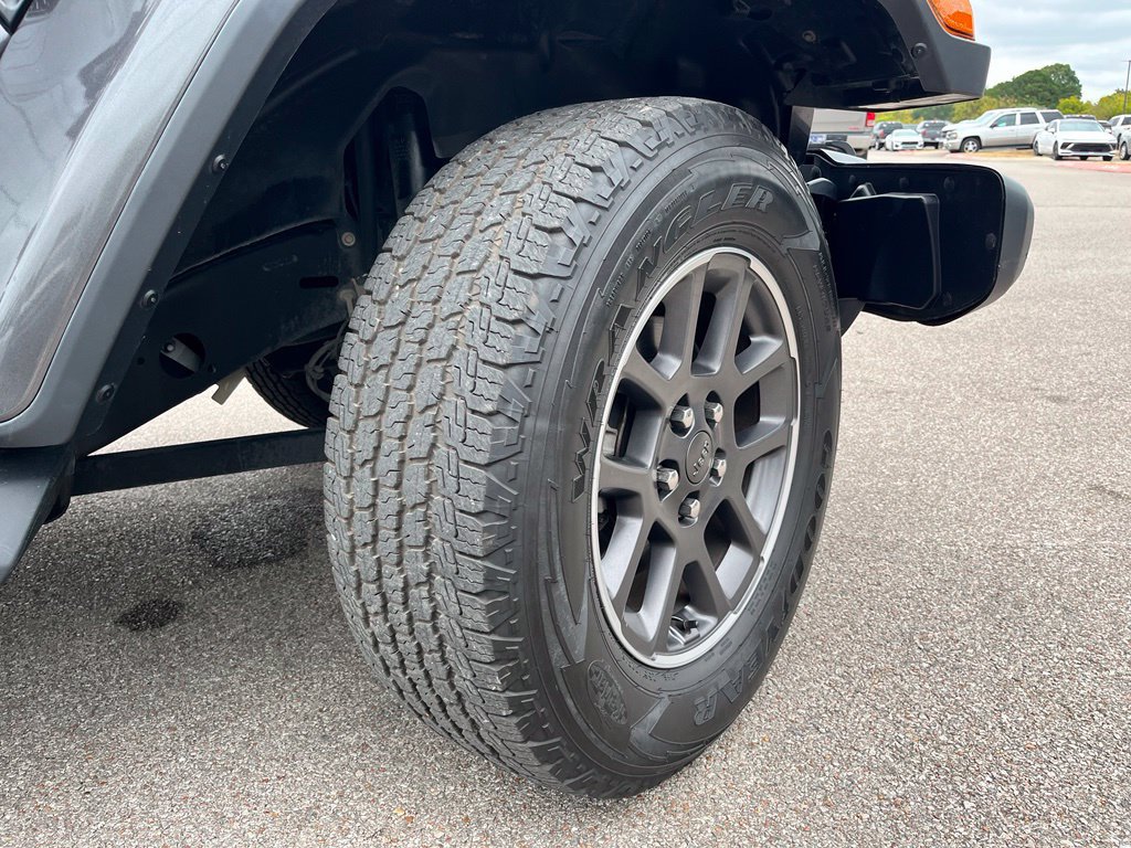 Used 2020 Jeep Gladiator Overland AWD/4WD image 9