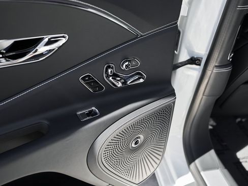 Used 2024 Bentley Flying Spur S V8 image 45