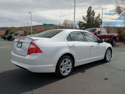 Used 2010 Ford Fusion SE image 3