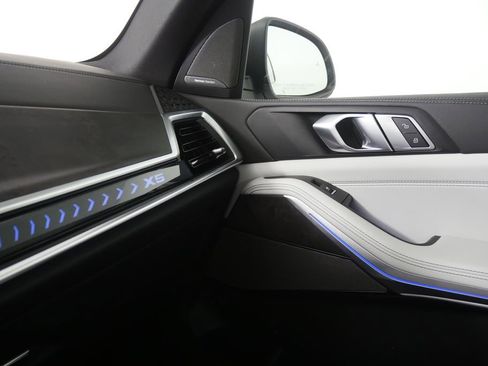 Used 2026 BMW X5 sDrive40i image 26