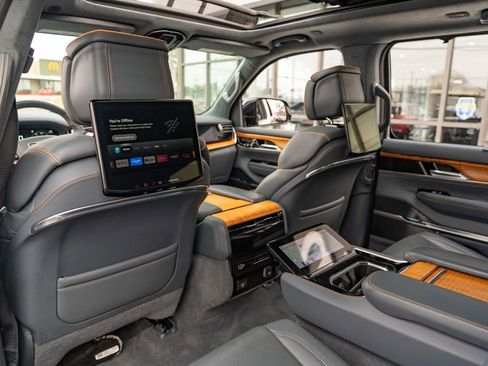 Used 2022 Jeep Grand Wagoneer Series II w/ Rear Seat Video Group 1 image 16