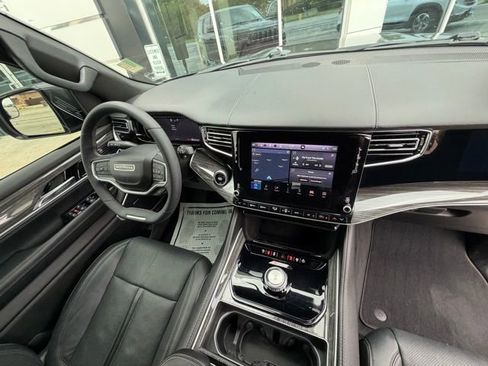 Used 2022 Jeep Wagoneer Series II w/ Premium Group I image 35