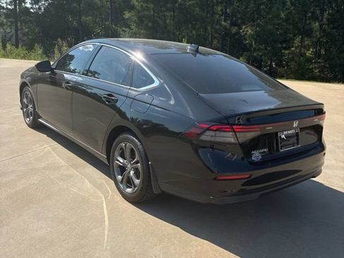 Used 2023 Honda Accord EX image 5