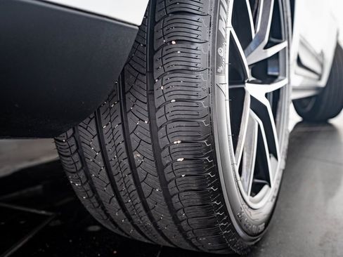 Certified 2024 Porsche Macan image 41