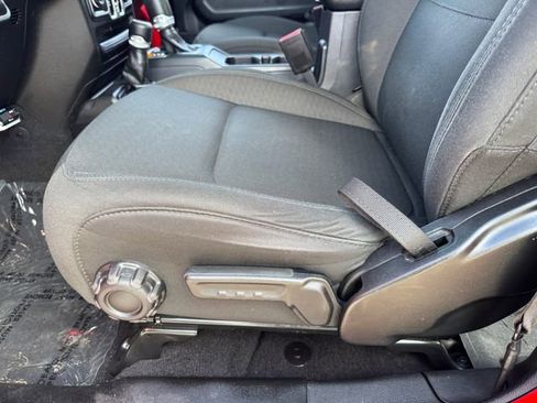 Used 2021 Jeep Gladiator Sport AWD/4WD image 16
