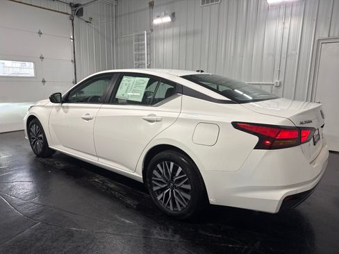 Used 2026 Nissan Altima 2.5 SV AWD/4WD image 2