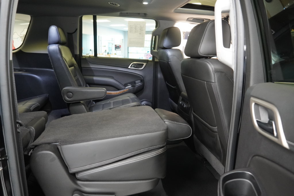 Used 2020 GMC Yukon XL Denali w/ Denali Premium Package AWD/4WD image 38