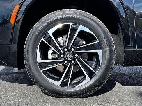 Used 2025 Buick Enclave Sport Touring image 9