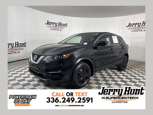 Used 2020 Nissan Rogue Sport S image 1