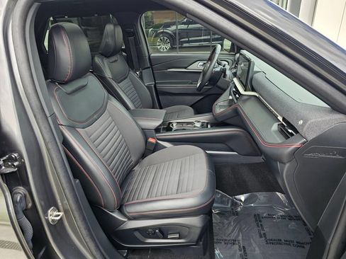 Used 2025 Ford Explorer ST-Line w/ Premium Package AWD/4WD image 11