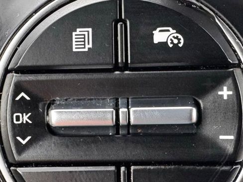 Used 2023 Kia Soul LX w/ LX Technology Package image 8