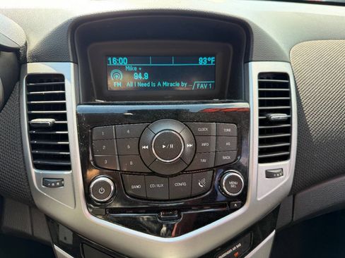 Used 2015 Chevrolet Cruze LT FWD image 17