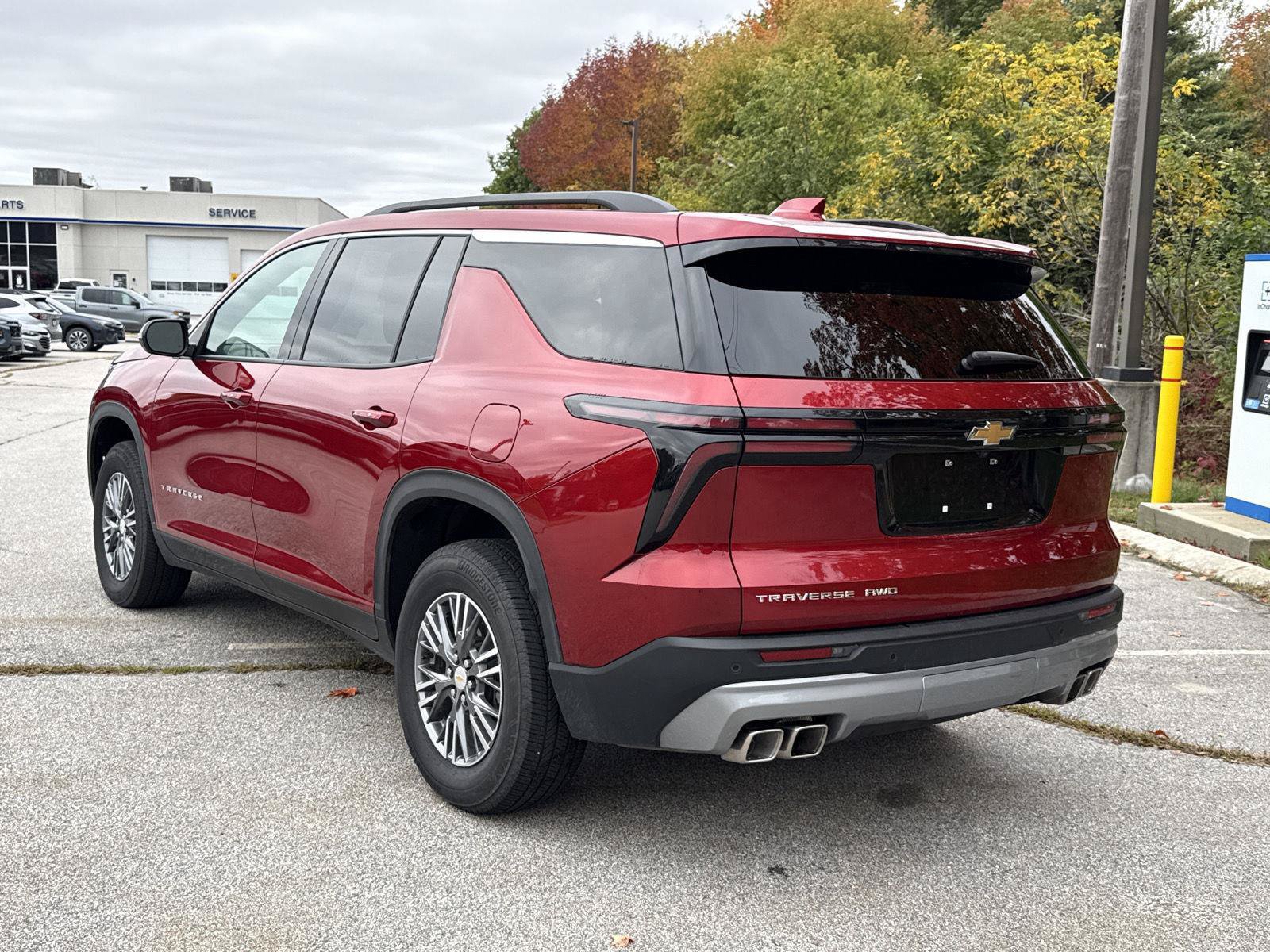 Used 2026 Chevrolet Traverse LT AWD/4WD image 6