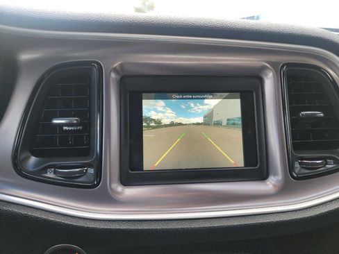 Used 2019 Dodge Challenger SXT image 17