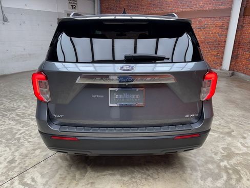 Used 2022 Ford Explorer XLT AWD/4WD image 4