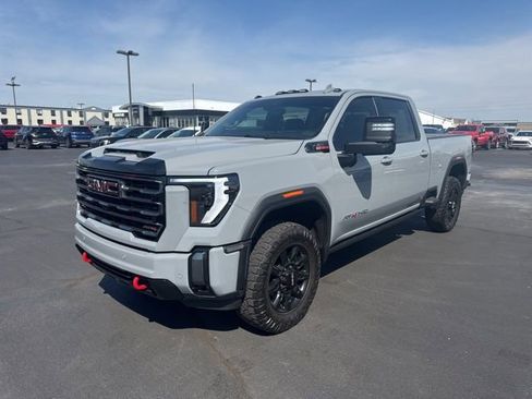 Used 2024 GMC Sierra 2500 AT4 w/ AT4 Premium Plus Package AWD/4WD image 7