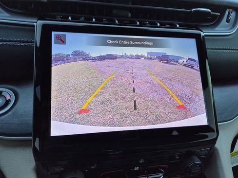 New 2025 Jeep Grand Cherokee Limited image 29