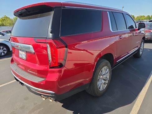 Used 2023 GMC Yukon XL Denali AWD/4WD image 3