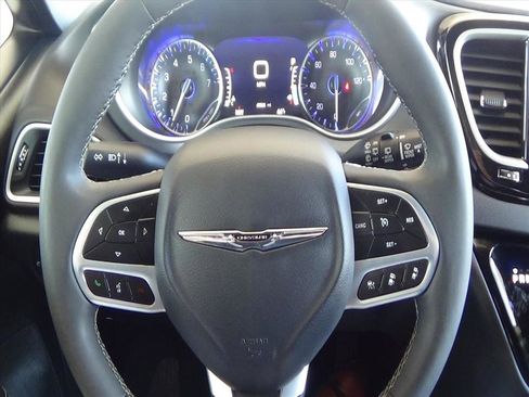 Certified 2025 Chrysler Pacifica Select image 20