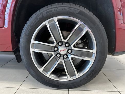 Used 2018 GMC Acadia Denali w/ Technology Package image 8