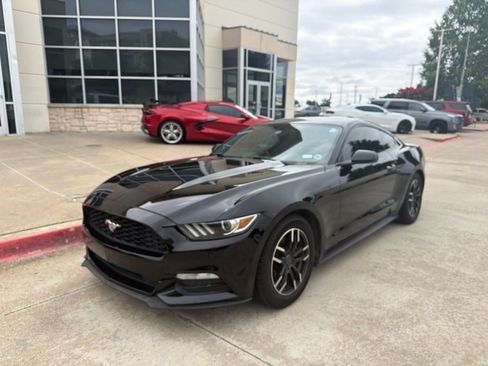 Used 2015 Ford Mustang Coupe RWD image 7