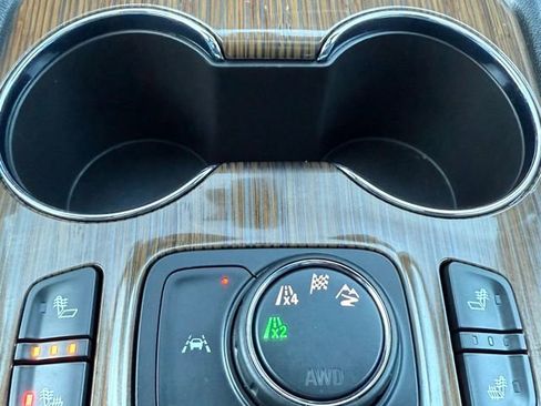 Used 2023 GMC Acadia SLE w/ Driver Convenience Package image 24