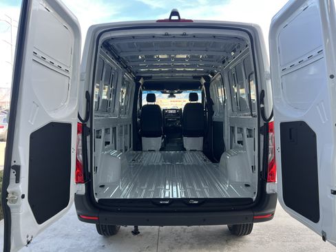 New 2026 Mercedes-Benz Sprinter 2500 image 24