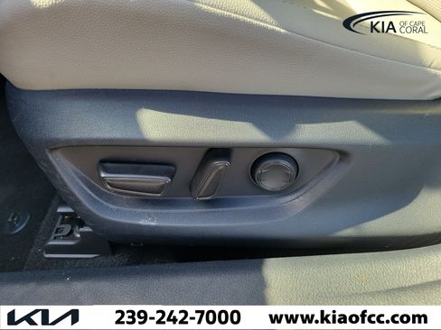 Used 2025 Toyota Camry XLE FWD image 22
