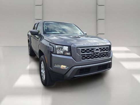 Used 2022 Nissan Frontier SV AWD/4WD image 3