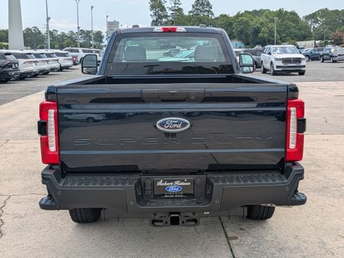 Used 2025 Ford F250 XL w/ 360-Degree Camera Package RWD image 9
