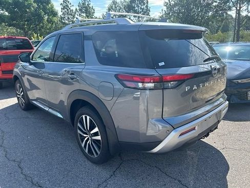 Certified 2025 Nissan Pathfinder Platinum w/ Cargo Package FWD image 11