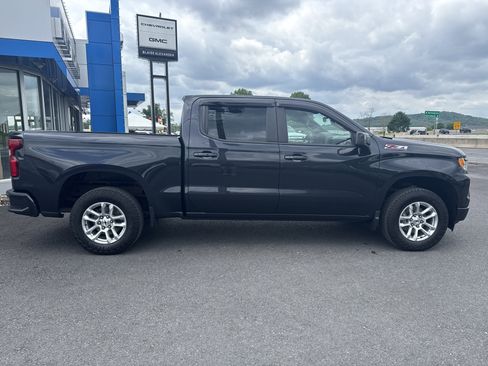 Used 2022 Chevrolet Silverado 1500 RST w/ Z71 Off-Road Package AWD/4WD image 2