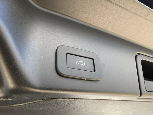 Certified 2026 Land Rover Range Rover Evoque S image 36